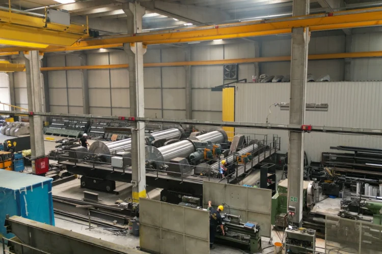 üretim-hattında-vinc-imalati